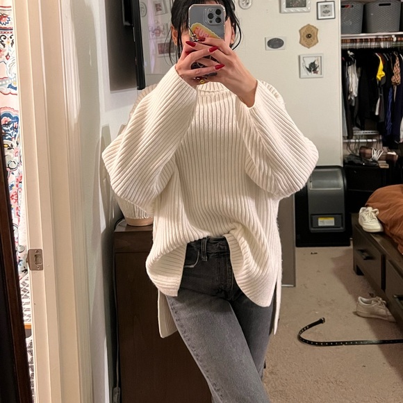 H&M off white sweater - Picture 7 of 7